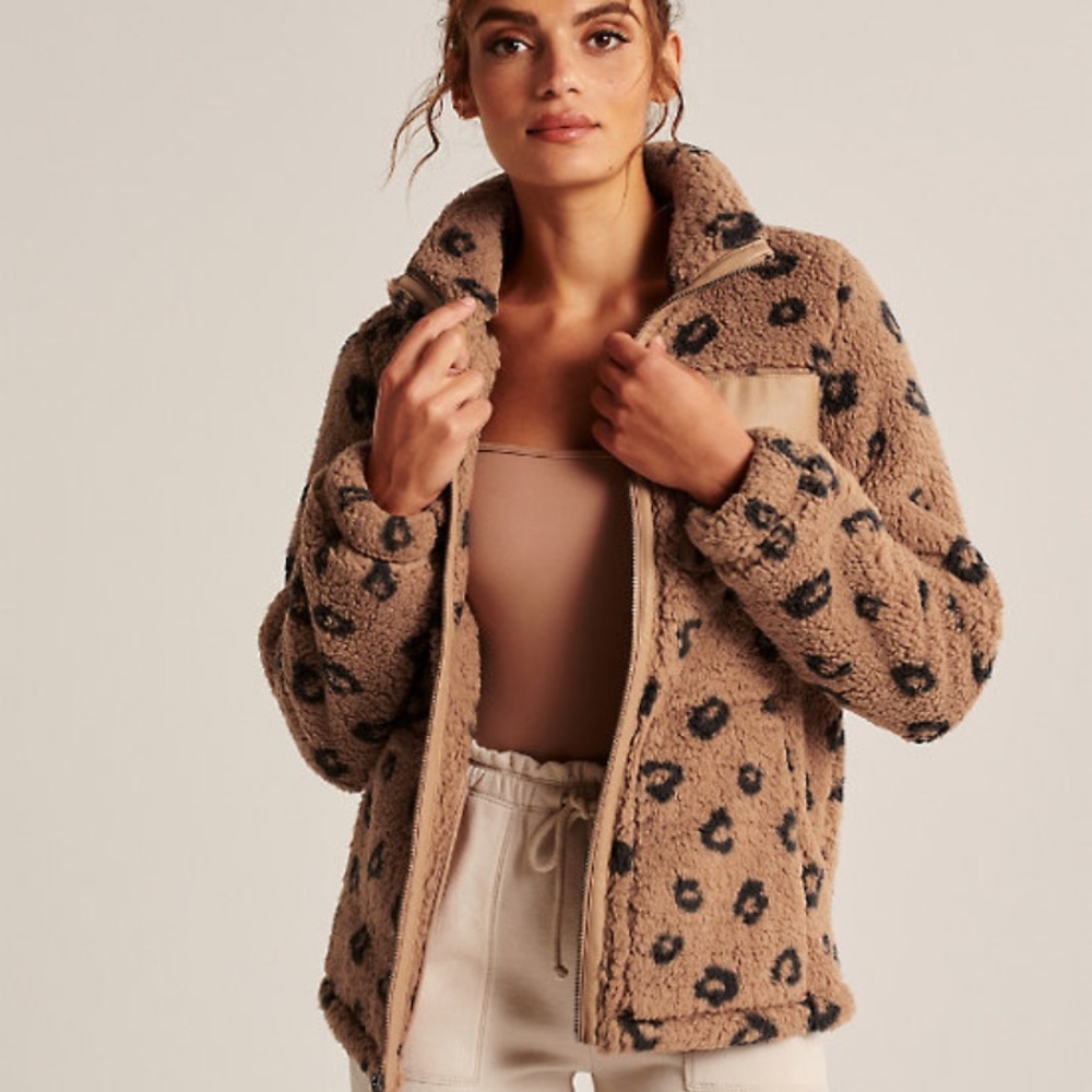 Abercrombie Sherpa Jacket in leopard size Large